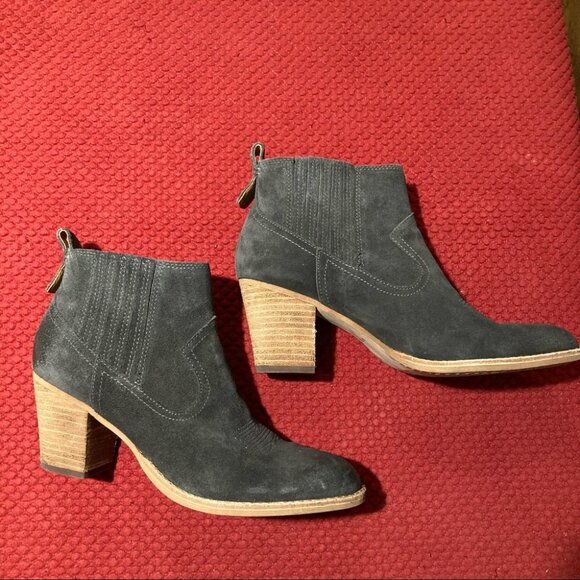 DOLCE VITA Sz 9 Western Grey Suede Stretch Shaft Stacked Heel Booties - Picture 4 of 8